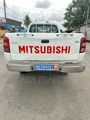 Mitsubishi L200 Club Cab 2.2 4WD 2017 Blanc
