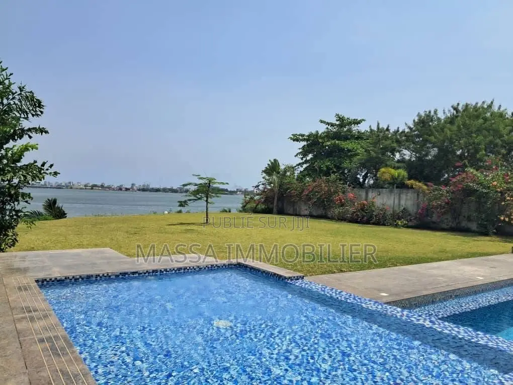 6chbre Duplex dans Massa Immobilier, Cocody à Vendre