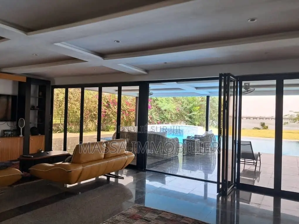 6chbre Duplex dans Massa Immobilier, Cocody à Vendre