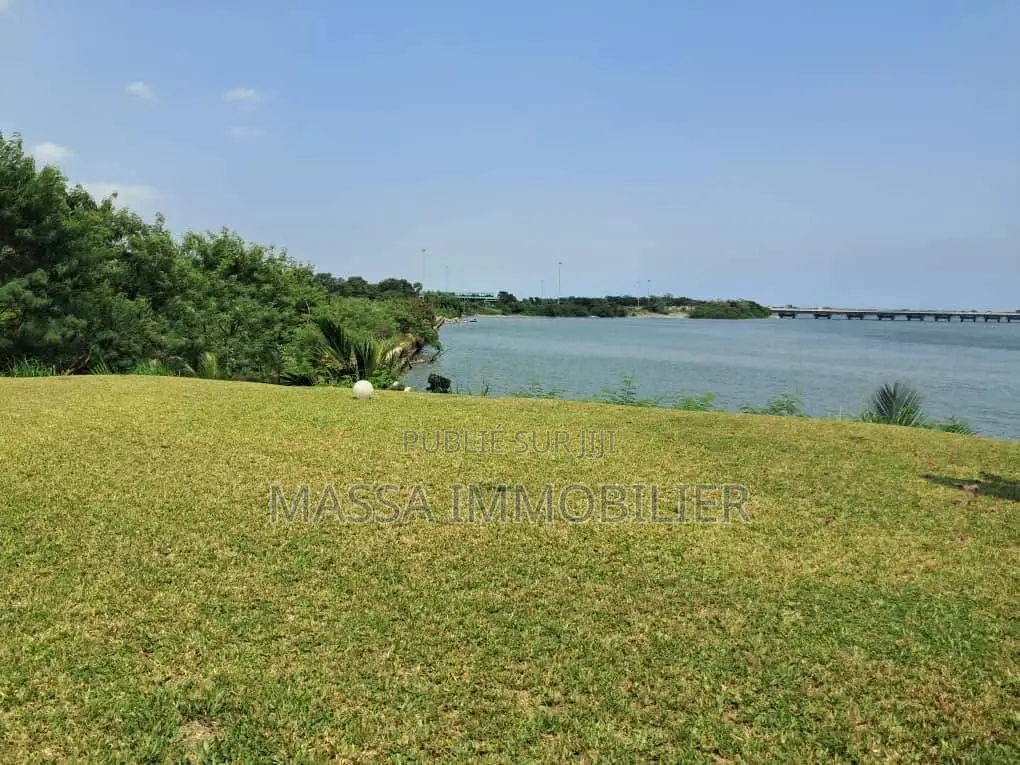 6chbre Duplex dans Massa Immobilier, Cocody à Vendre