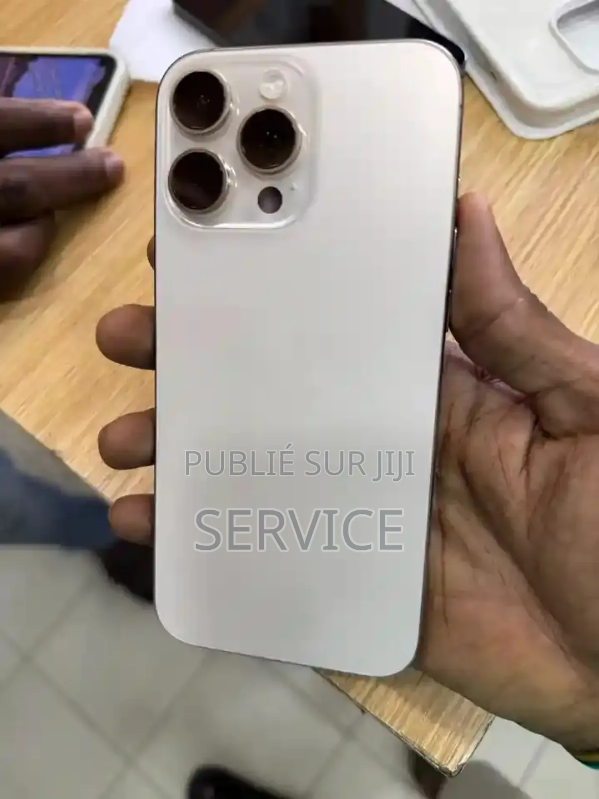 Nouveau Apple iPhone 15 Pro 512 GB Bronze