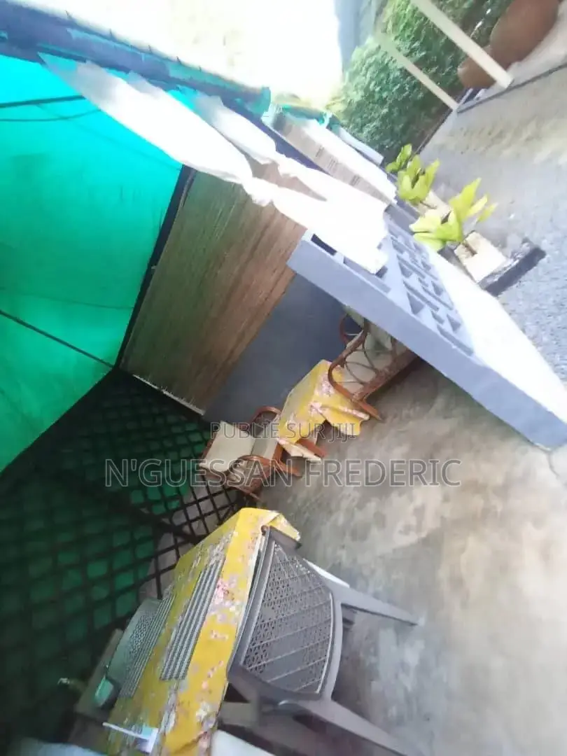 Grand Restaurant 700m2 À Céder À Cocody Angré 9èm Tranche