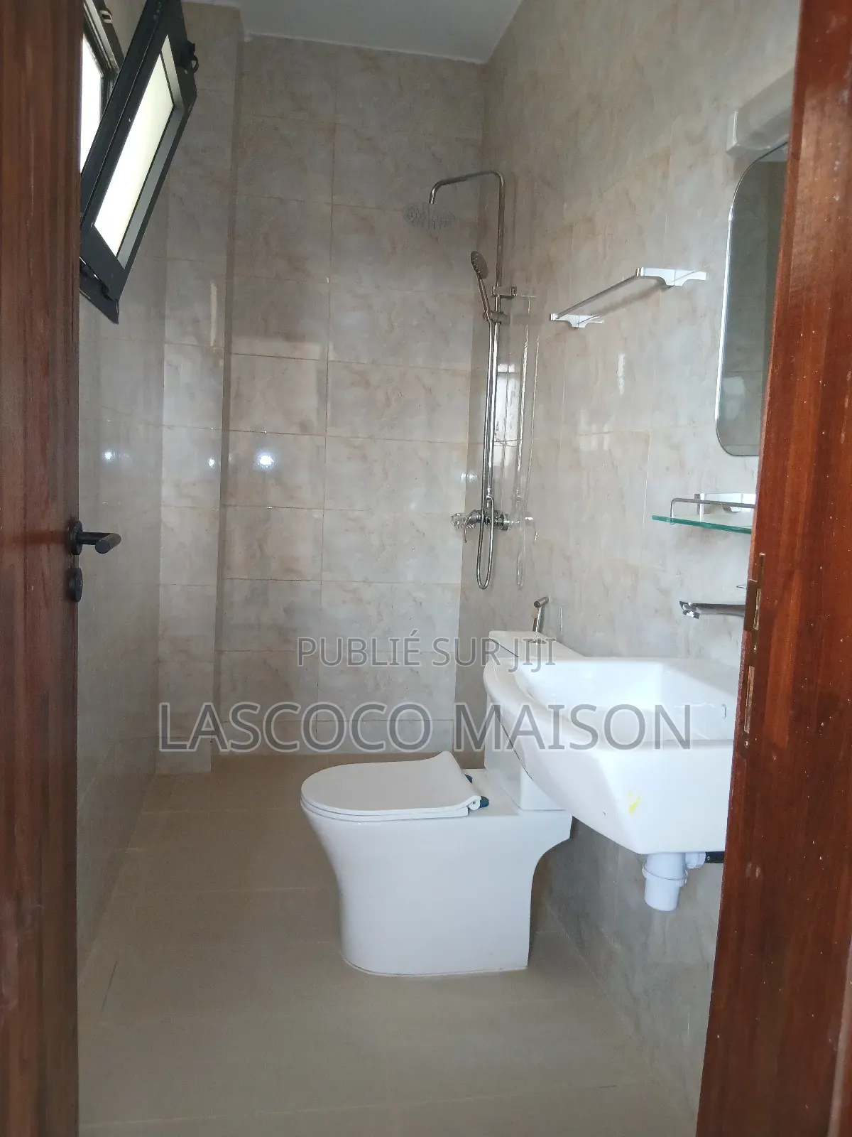 2chbre Appartement dans Lascoco Maison, Cocody à Louer