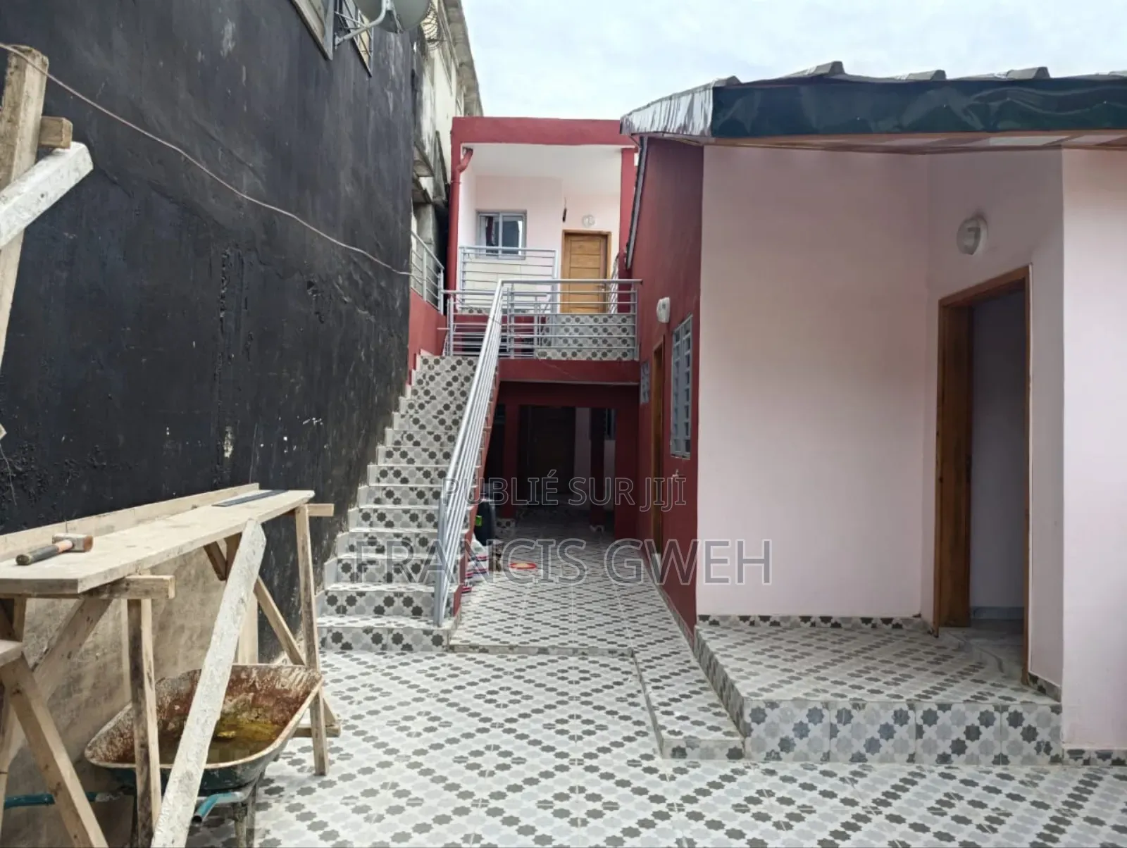 2chbre Villa dans Francis Gweh, Cocody à Vendre