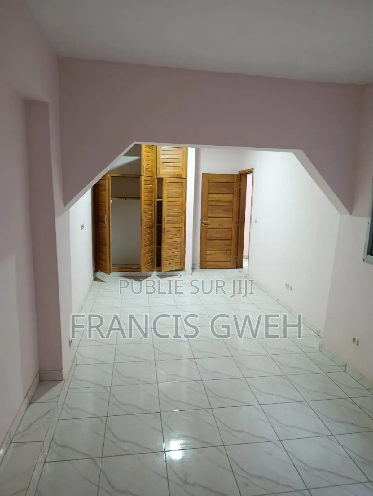 2chbre Villa dans Francis Gweh, Cocody à Vendre