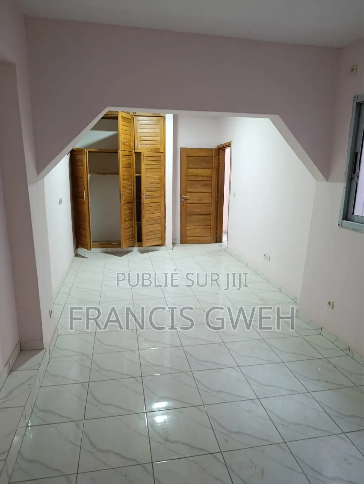 2chbre Villa dans Francis Gweh, Cocody à Vendre