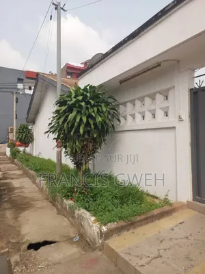 2chbre Villa dans Francis Gweh, Cocody à Vendre