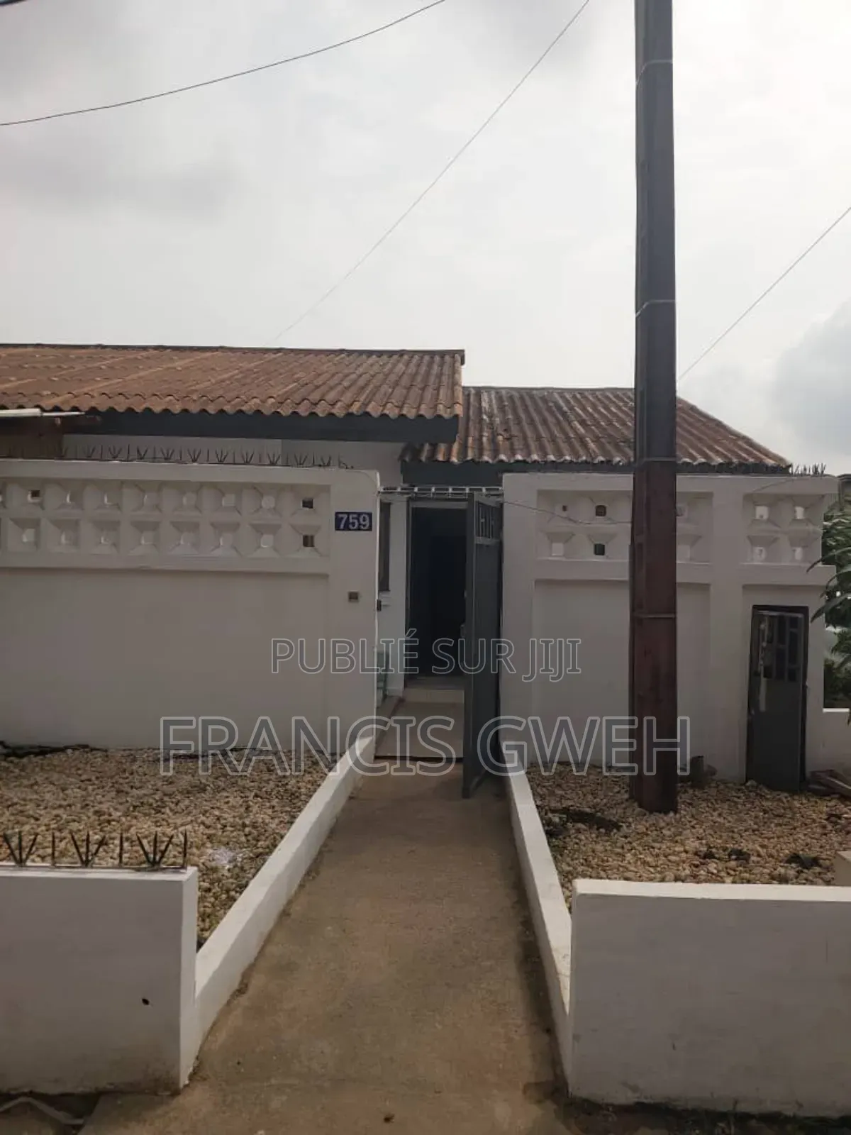 2chbre Villa dans Francis Gweh, Cocody à Vendre