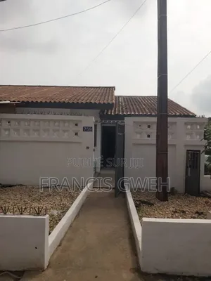 2chbre Villa dans Francis Gweh, Cocody à Vendre
