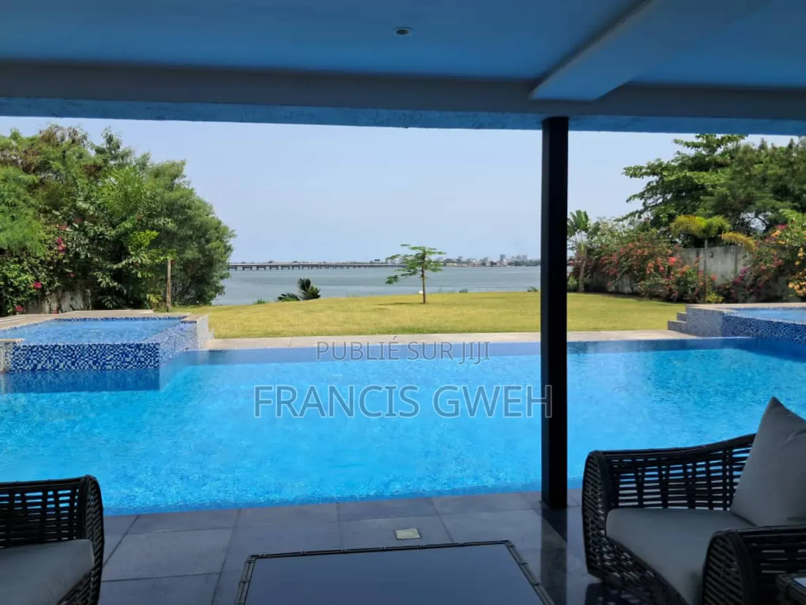 6chbre Duplex dans Francis Gweh, Cocody à Vendre