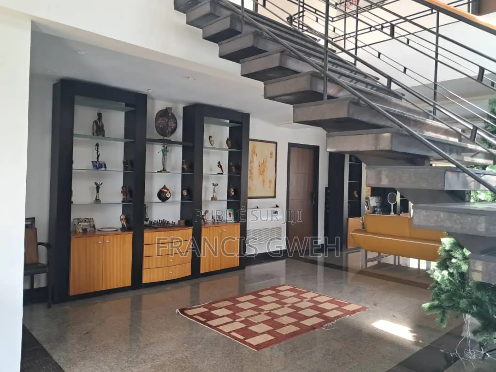 6chbre Duplex dans Francis Gweh, Cocody à Vendre