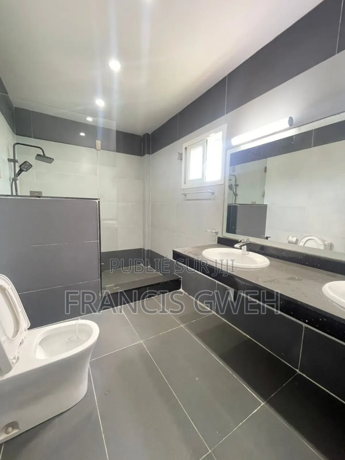3chbre Appartement dans Francis Gweh, Cocody à Louer