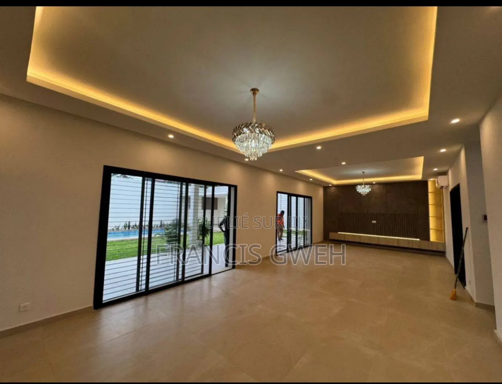 5chbre Villa dans Francis Gweh, Cocody à Louer