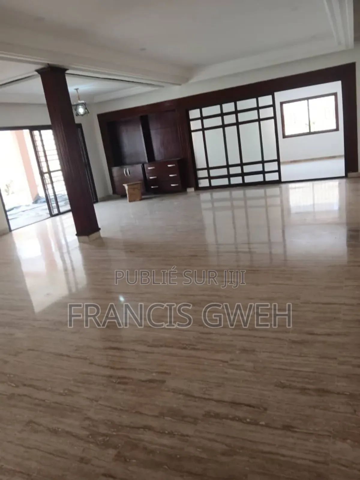 4chbre Villa dans Francis Gweh, Cocody à Louer
