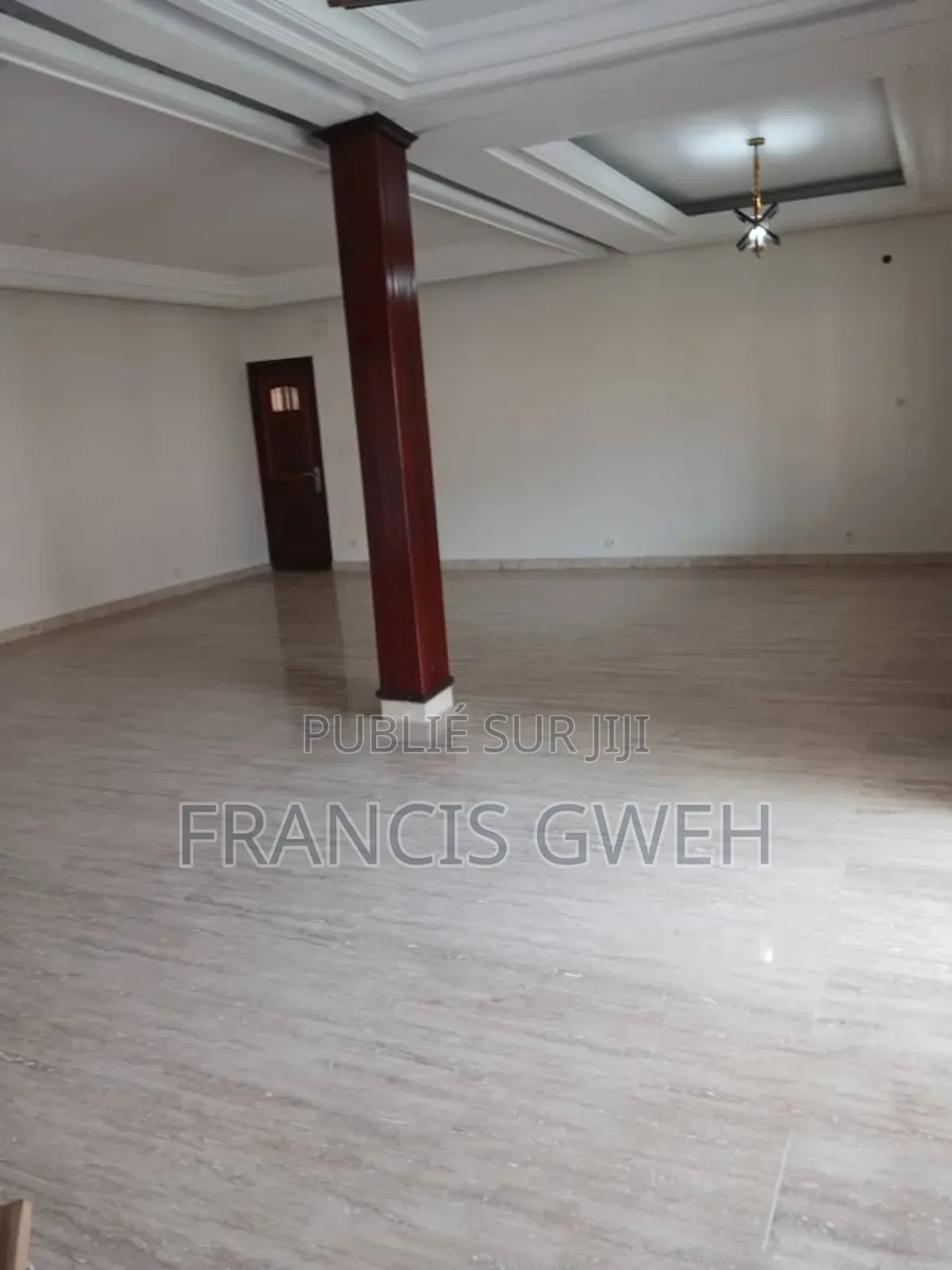 4chbre Villa dans Francis Gweh, Cocody à Louer