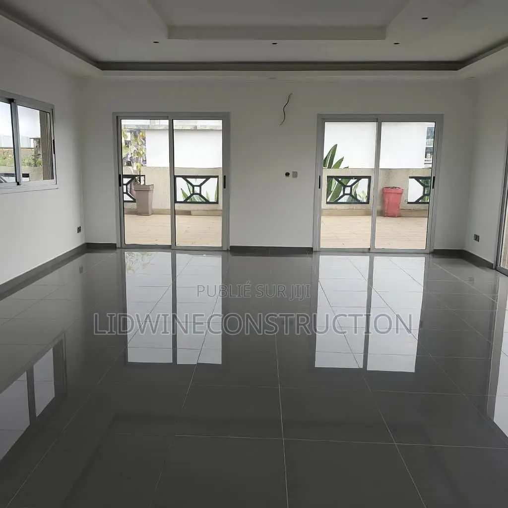 7chbre Villa dans Cocody à Louer