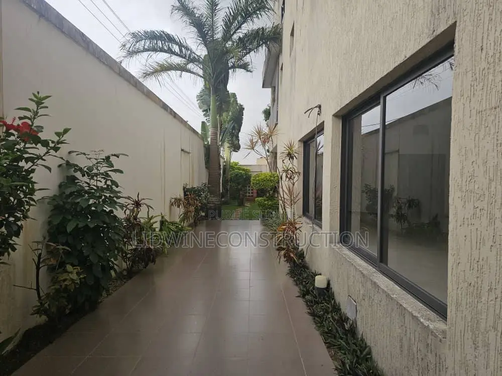 7chbre Villa dans Cocody à Louer