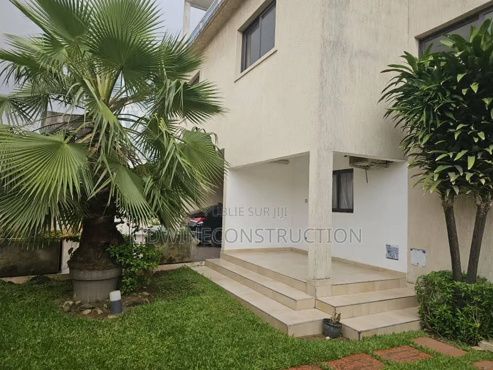 7chbre Villa dans Cocody à Louer