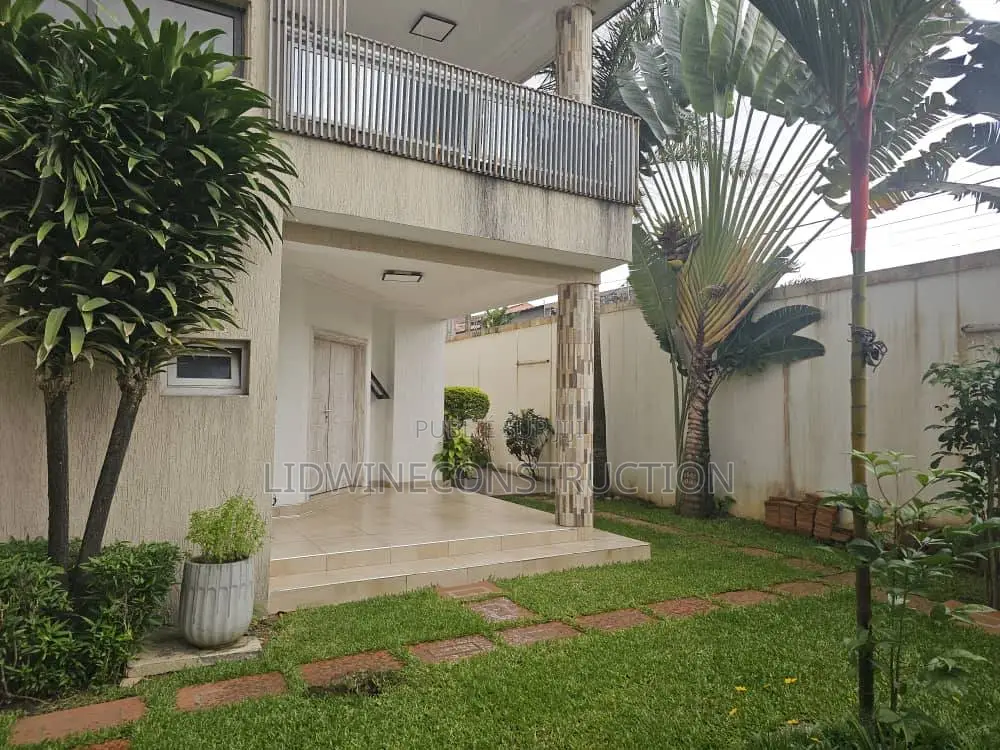 7chbre Villa dans Cocody à Louer