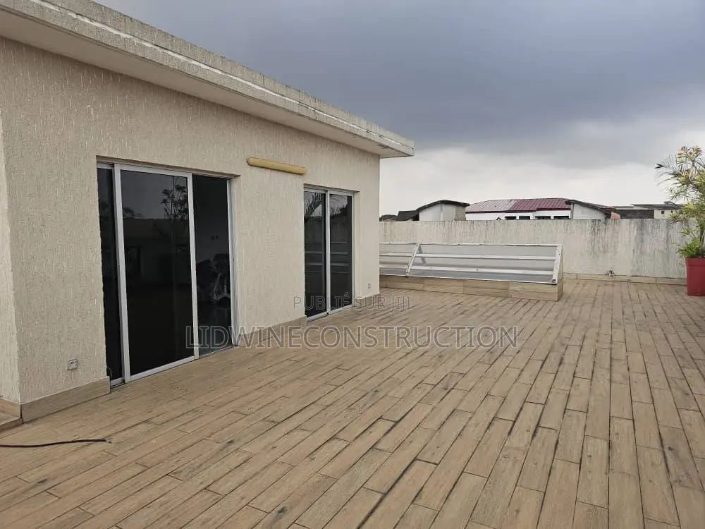 7chbre Villa dans Cocody à Louer