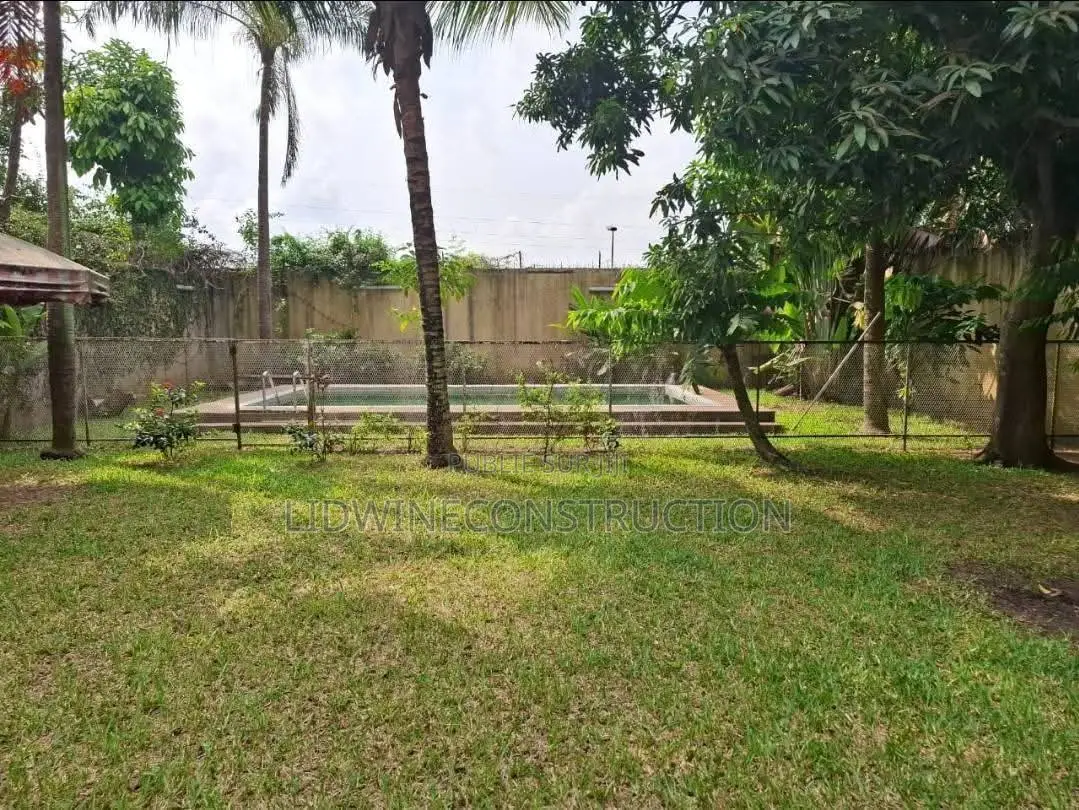 8chbre Villa dans Deux Plateaux à Louer