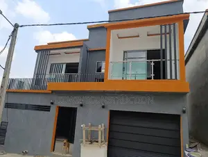 3chbre Villa dans Cocody à Vendre