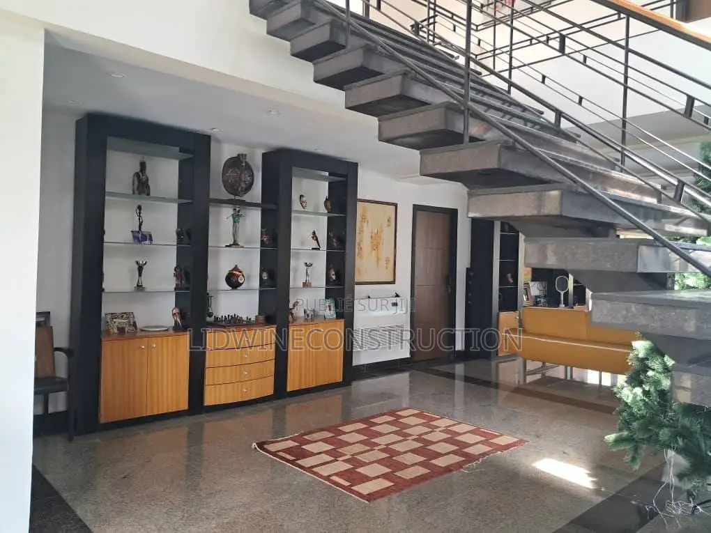 6chbre Duplex dans Cocody à Vendre