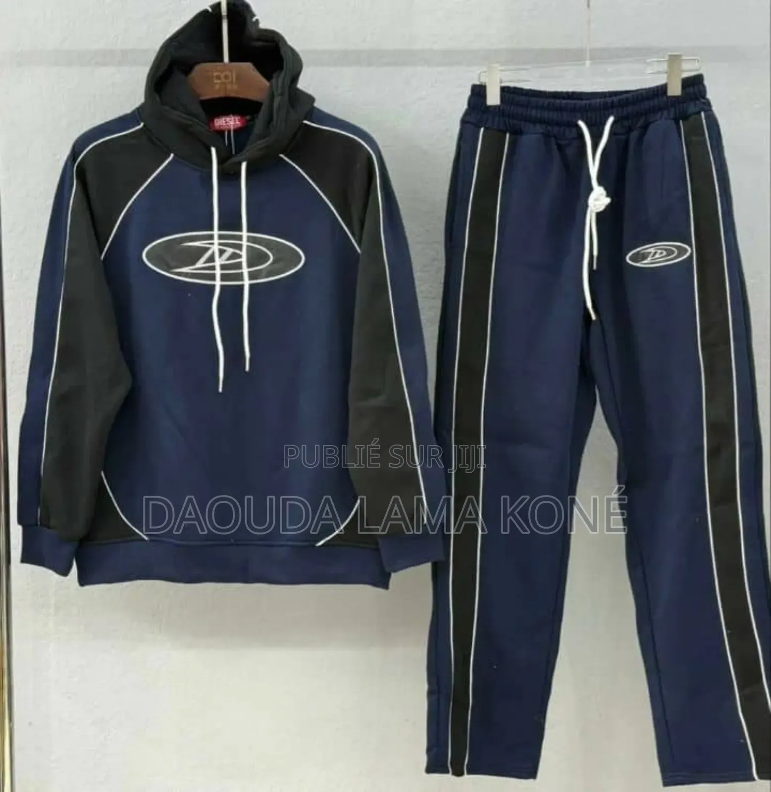 Vêtements Costume