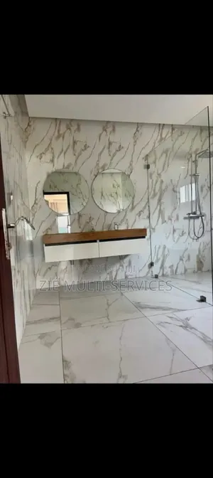 Meublé 10chbre Duplex dans Zié Multi-Service, Grand-Bassam à Vendre