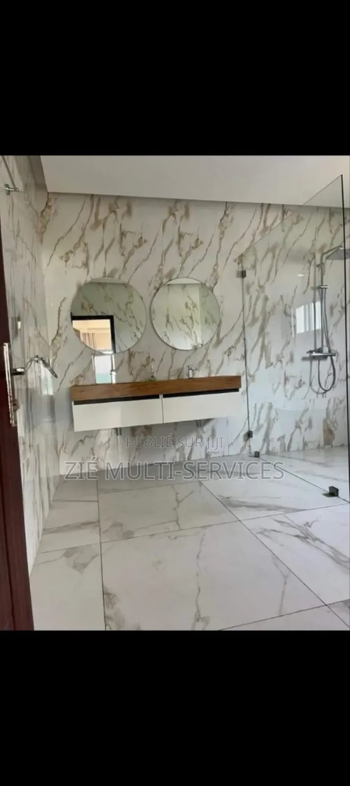 Meublé 10chbre Duplex dans Zié Multi-Service, Grand-Bassam à Vendre