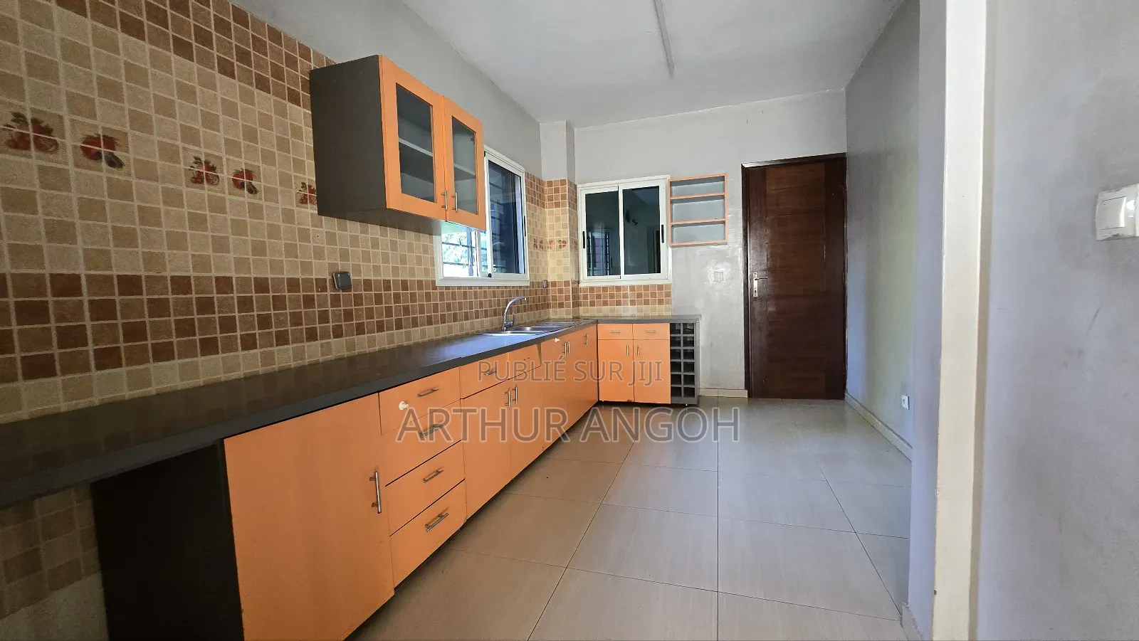 5chbre Duplex dans Aba Immobilier Ci, Grand-Bassam à Louer