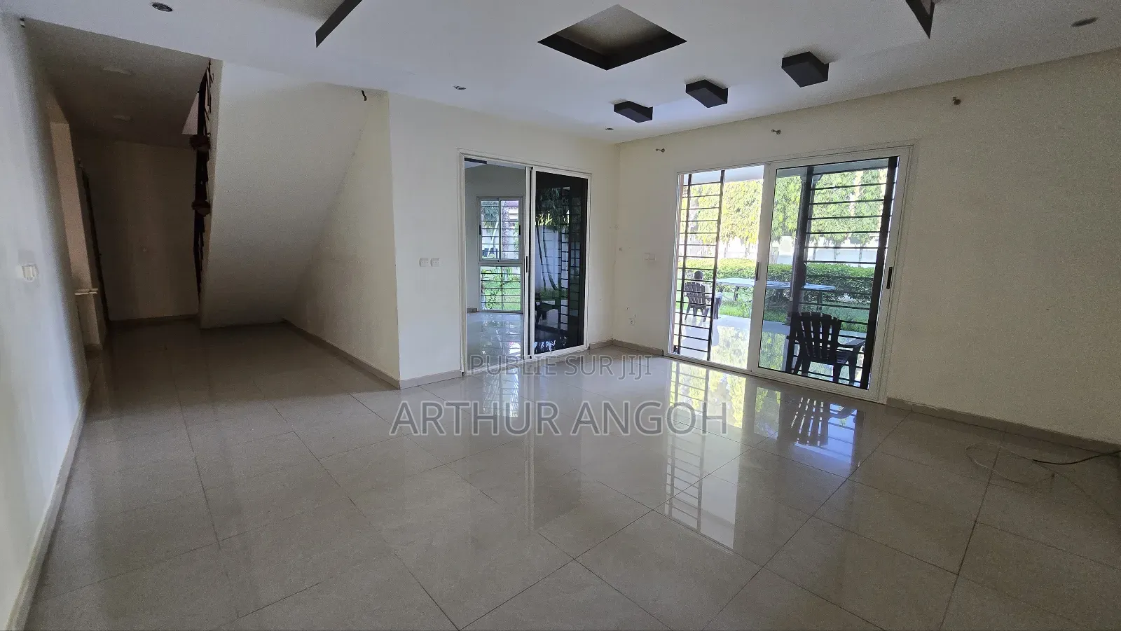 5chbre Duplex dans Aba Immobilier Ci, Grand-Bassam à Louer