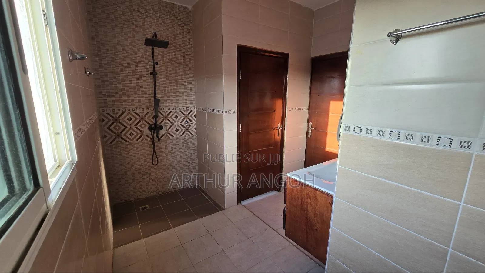 5chbre Duplex dans Aba Immobilier Ci, Grand-Bassam à Louer