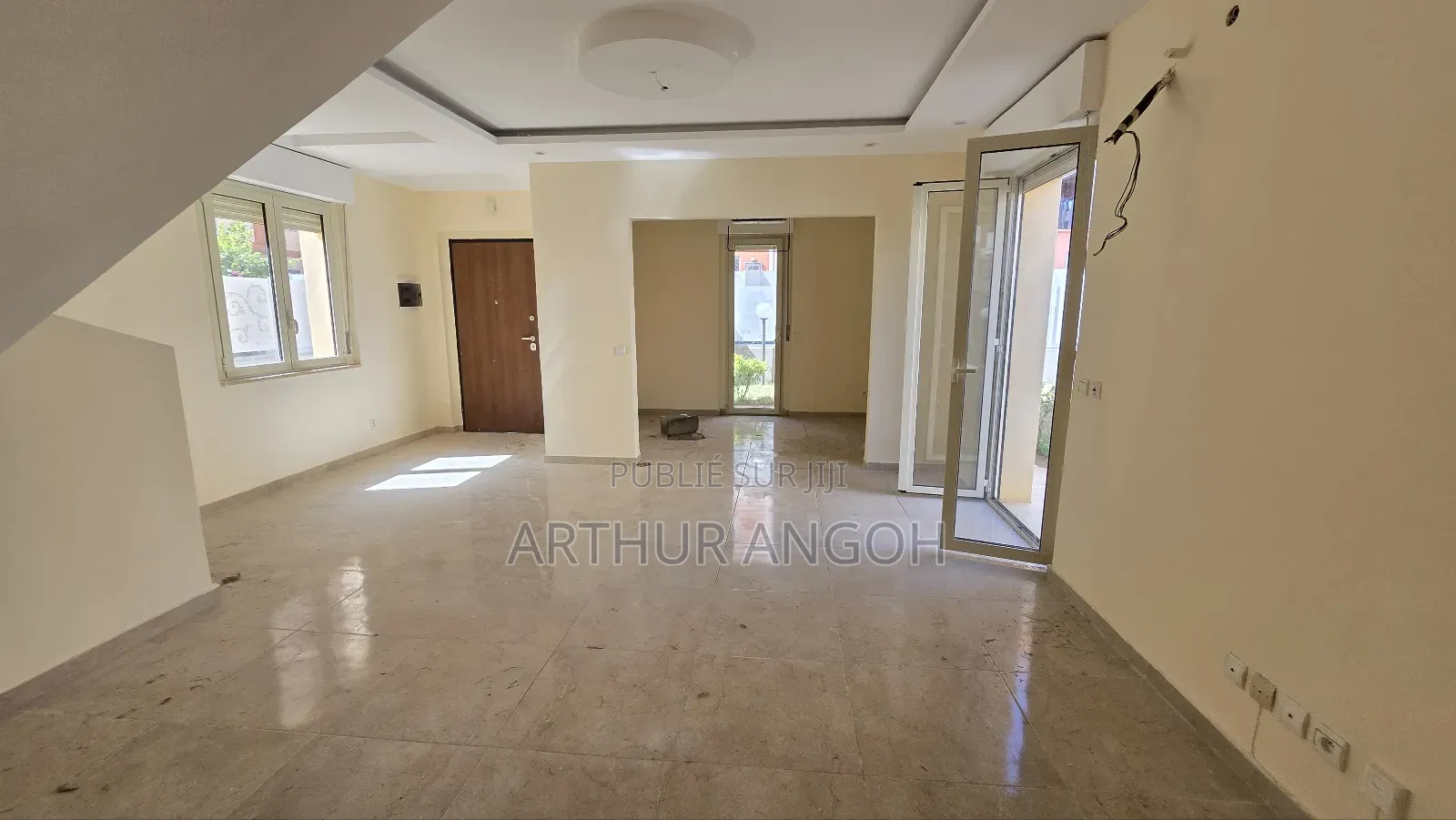 3chbre Duplex dans Arthur Angoh, Grand-Bassam à Louer