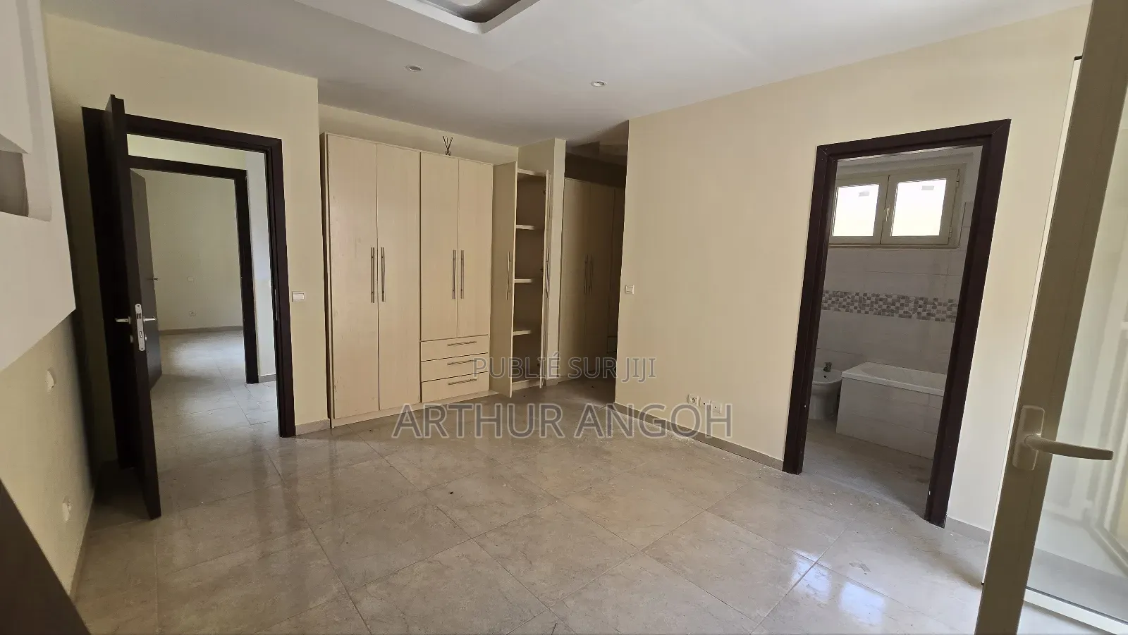 3chbre Duplex dans Arthur Angoh, Grand-Bassam à Louer