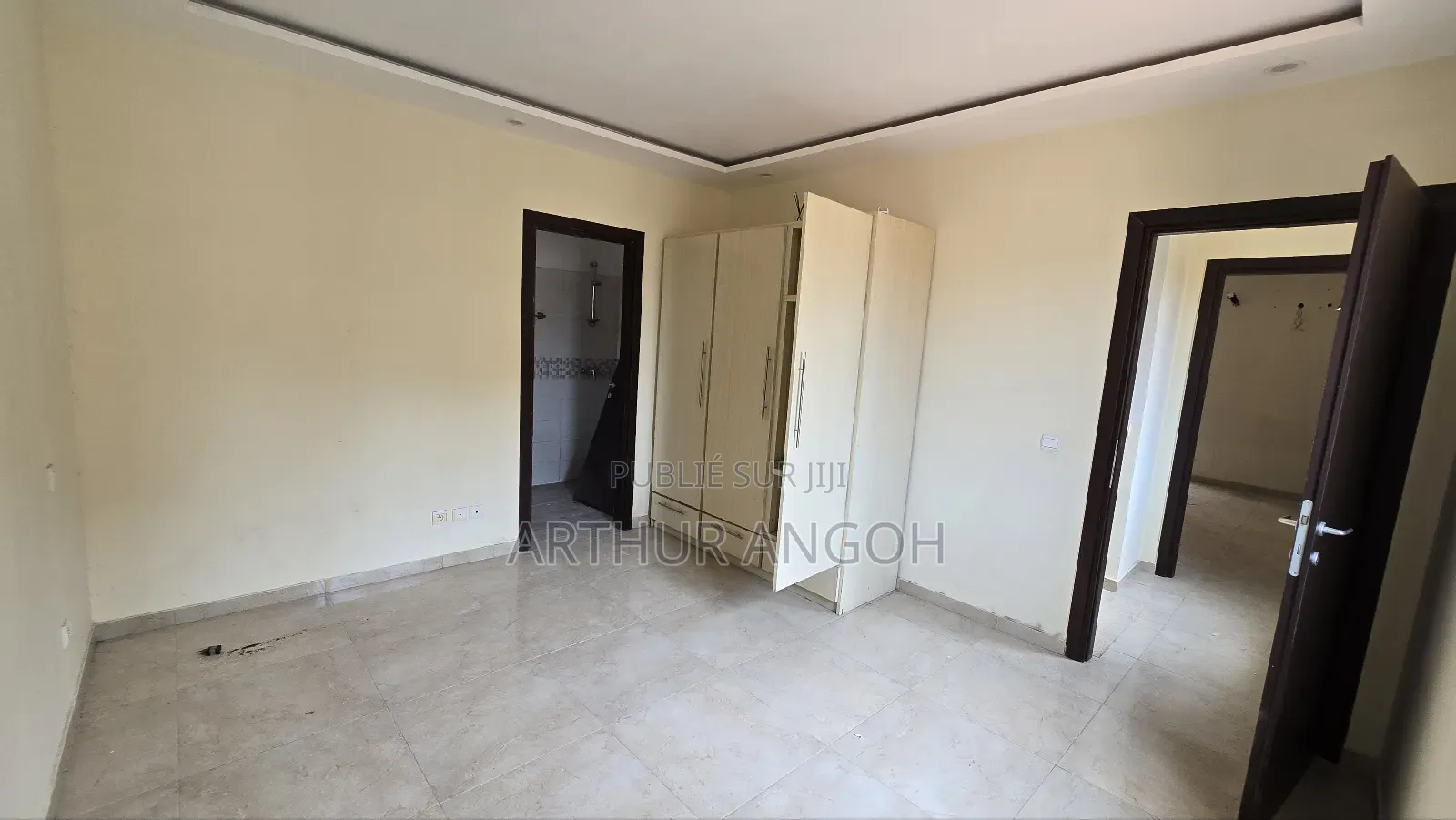 3chbre Duplex dans Arthur Angoh, Grand-Bassam à Louer