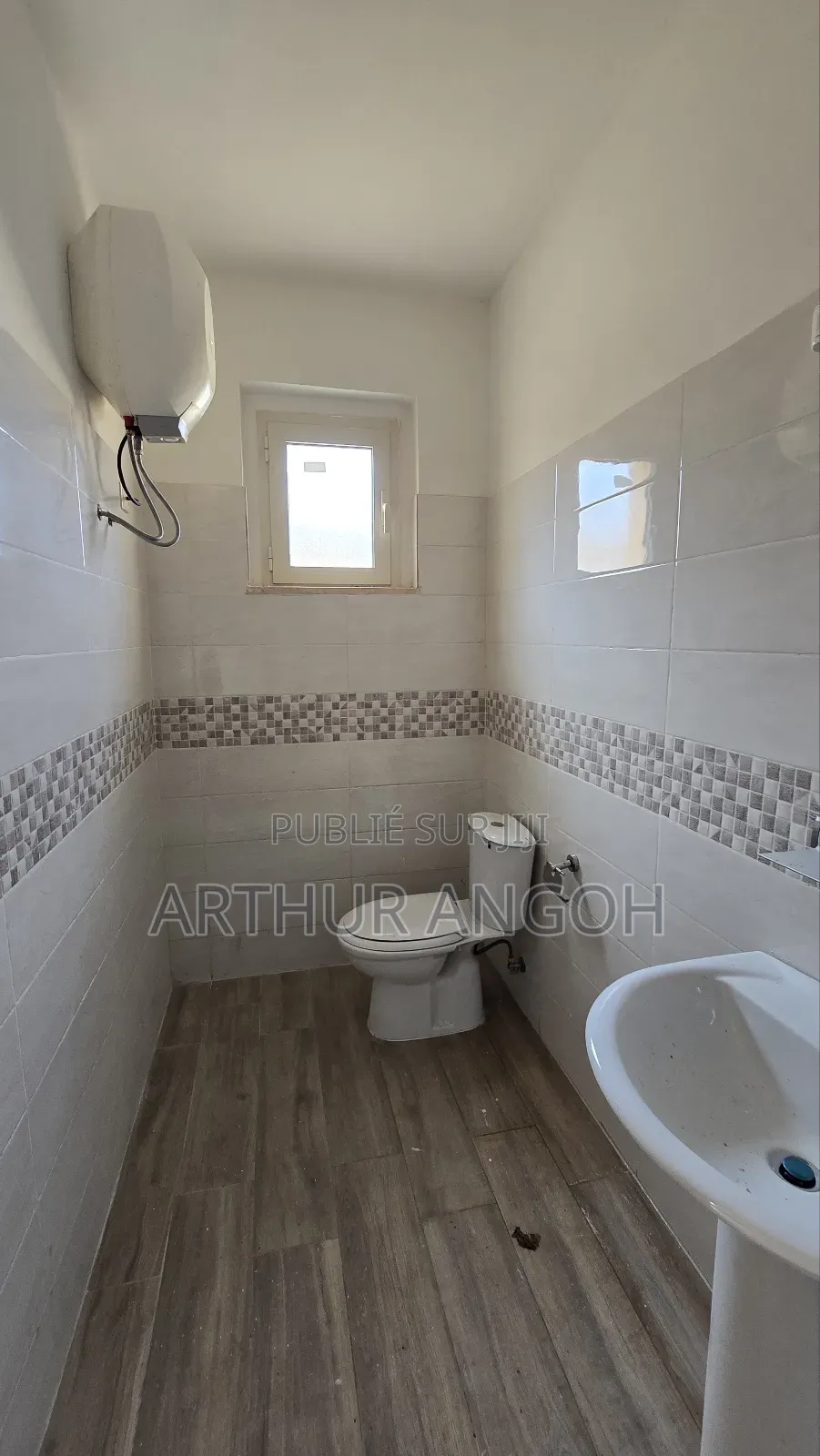 3chbre Duplex dans Arthur Angoh, Grand-Bassam à Louer