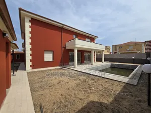 6chbre Duplex dans Arthur Angoh, Grand-Bassam à Louer