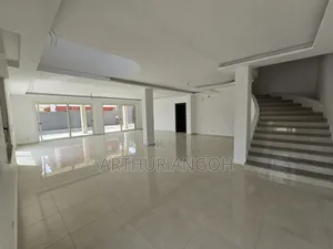 6chbre Duplex dans Arthur Angoh, Grand-Bassam à Louer