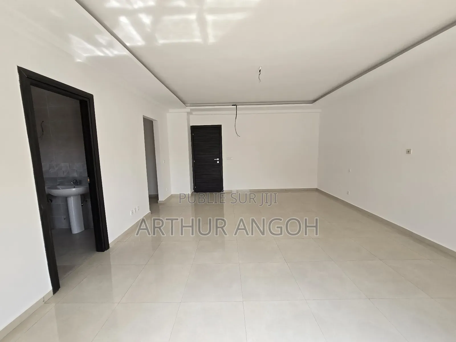 6chbre Duplex dans Arthur Angoh, Grand-Bassam à Louer