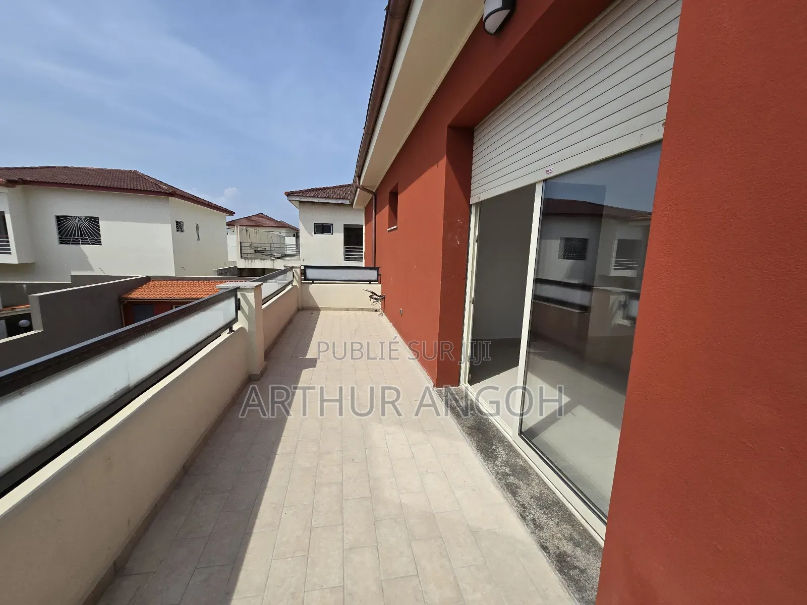 6chbre Duplex dans Arthur Angoh, Grand-Bassam à Louer