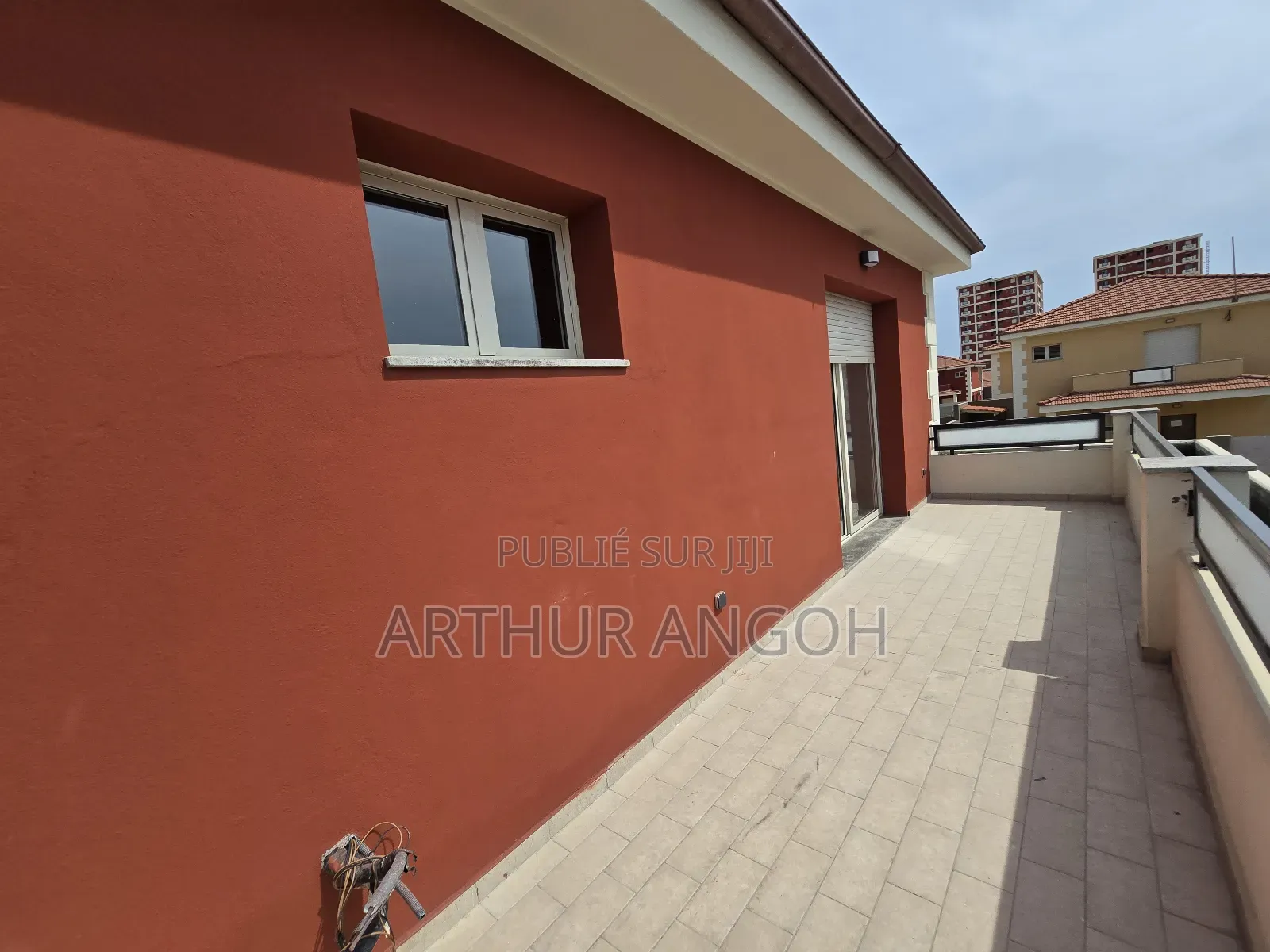 6chbre Duplex dans Arthur Angoh, Grand-Bassam à Louer