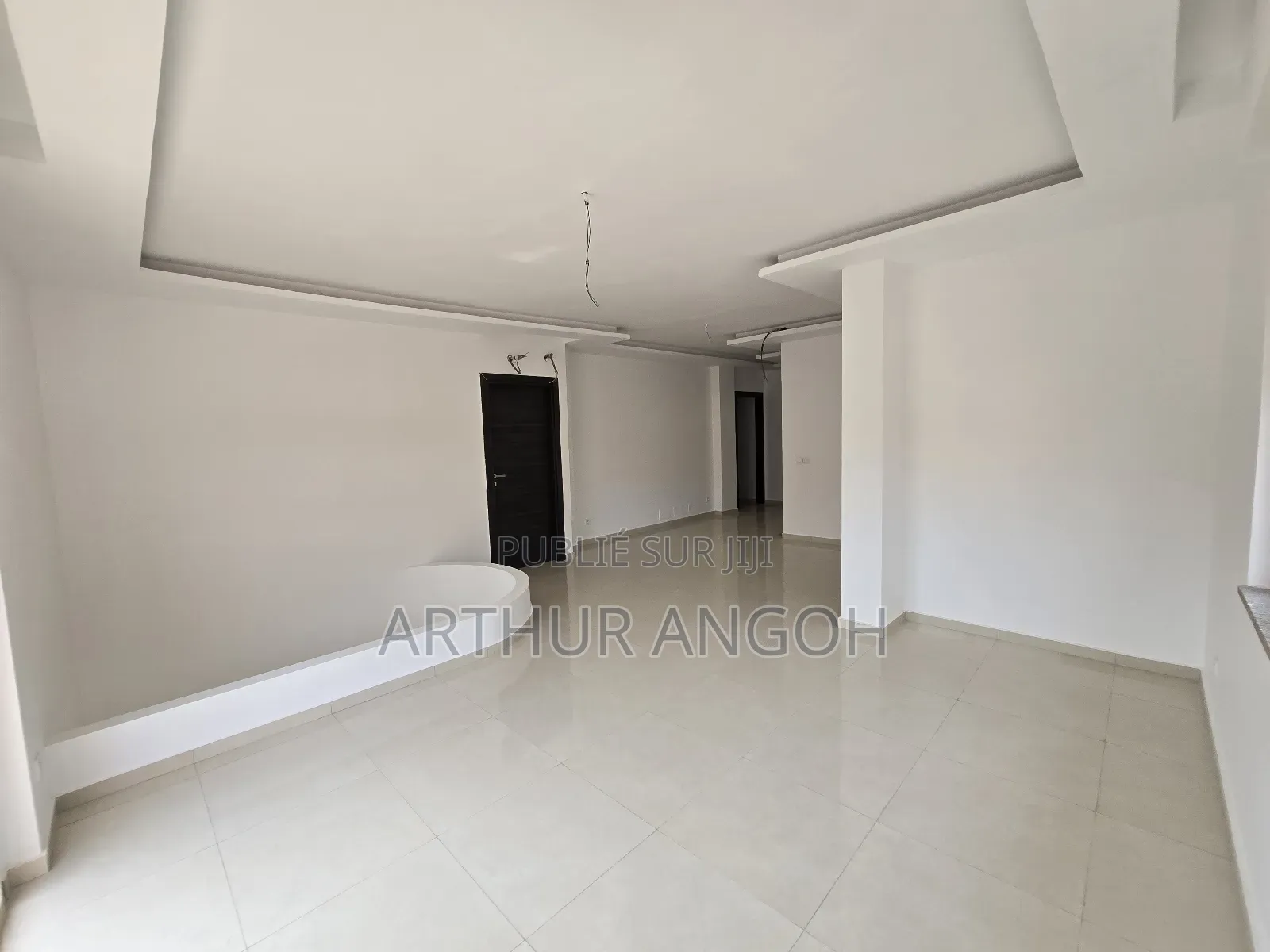 6chbre Duplex dans Arthur Angoh, Grand-Bassam à Louer