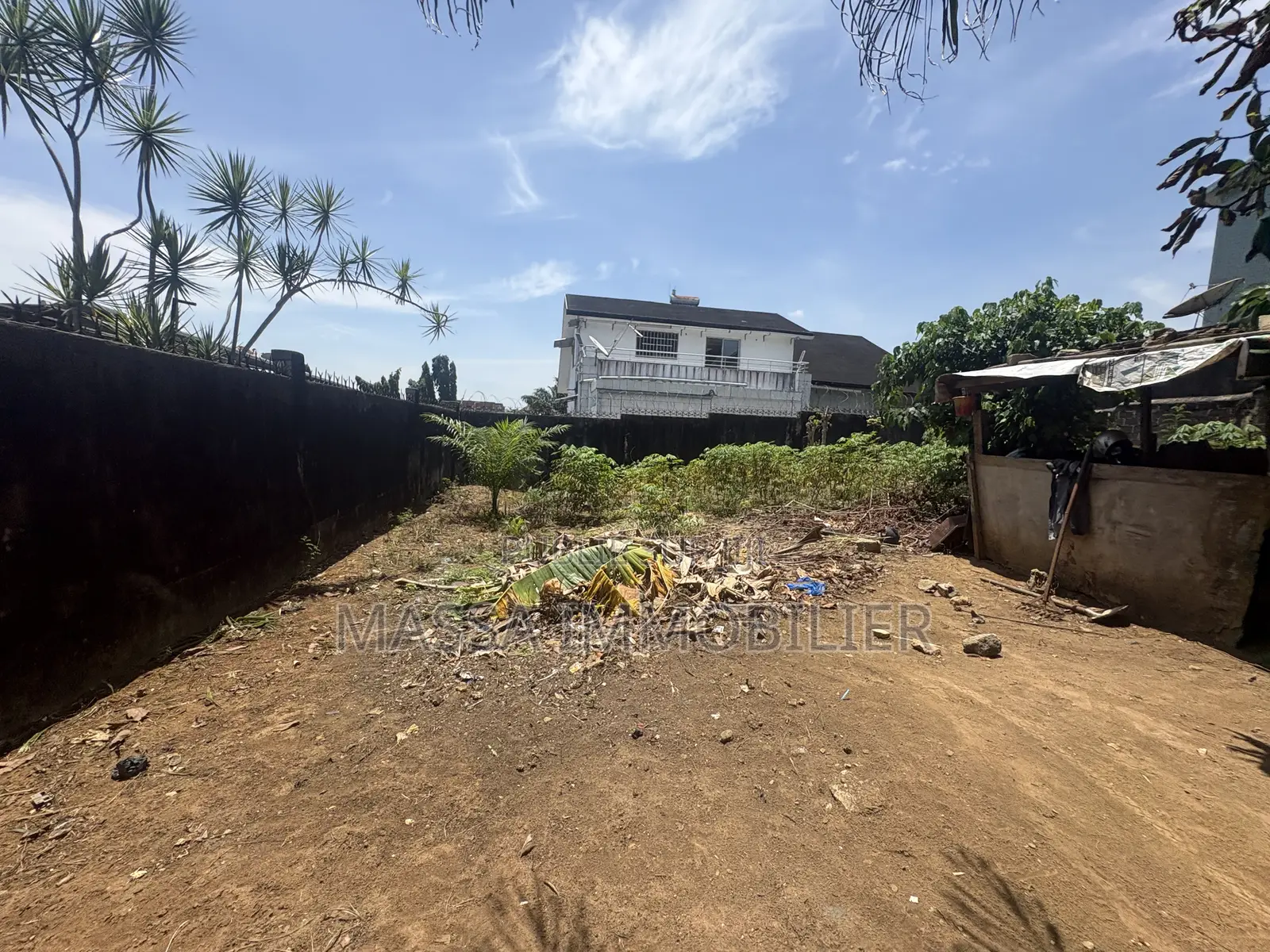 Vente Terrain Commercial 900 M2 À Cocody 7e Tranche