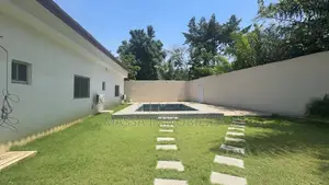 5chbre Villa dans Massa Immobilier, Deux Plateaux à Louer