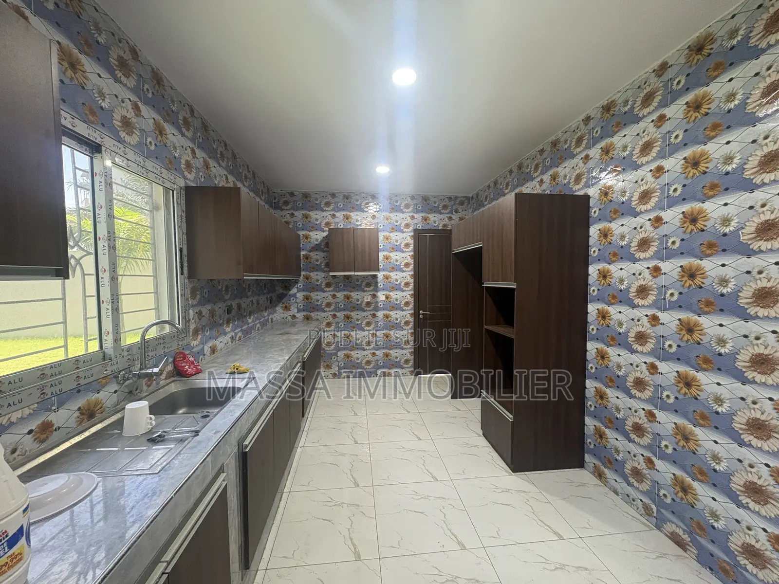5chbre Villa dans Massa Immobilier, Deux Plateaux à Louer