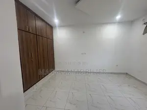 5chbre Villa dans Massa Immobilier, Deux Plateaux à Louer