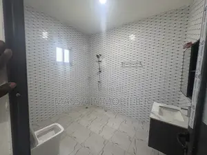 5chbre Villa dans Massa Immobilier, Deux Plateaux à Louer