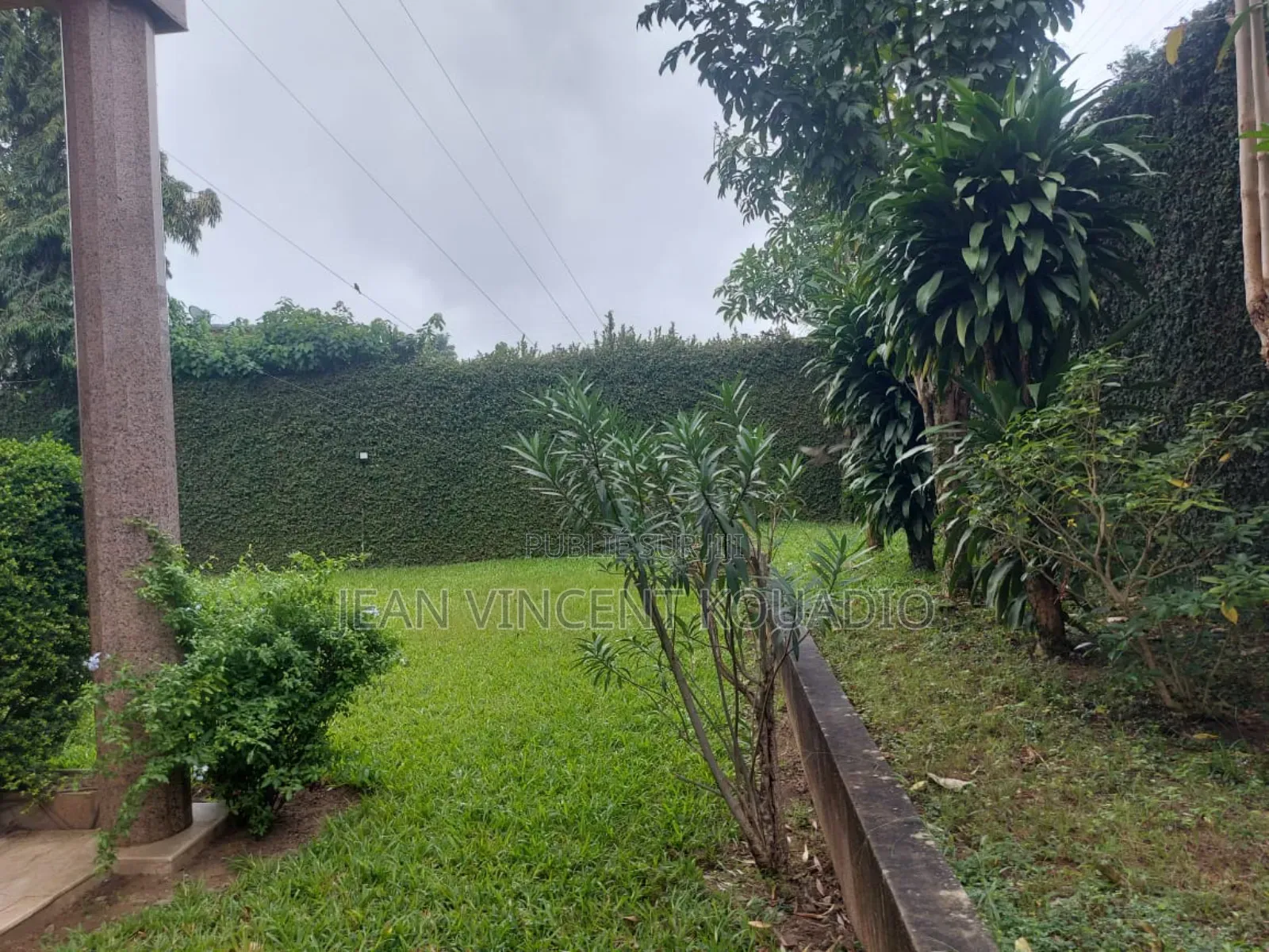 Meublé 5chbre Appartement-terrasse dans Villa Duplex, Cocody à Vendre