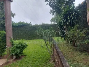 Meublé 5chbre Appartement-terrasse dans Villa Duplex, Cocody à Vendre